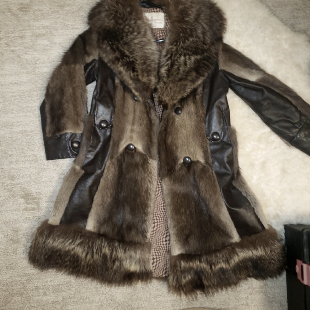 Real fox, muskrat and leather winter coat